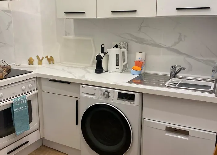 Click! Casa Lamartine Fabulous Ideal Location Walk To All!!!